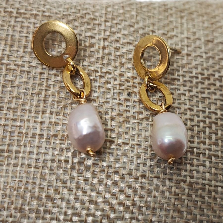 Baroque cultured pearl earrings