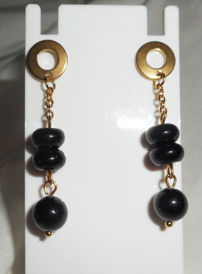 Onyx stones earrings on stainless steel gold chain