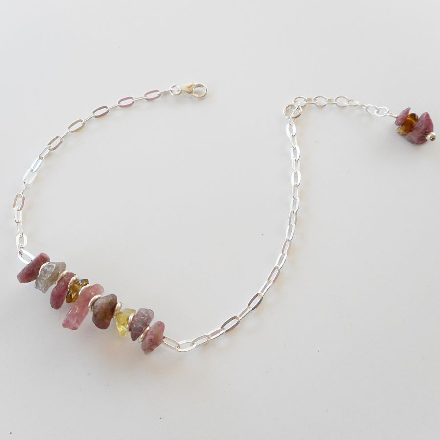 Chip bracelet with tourmaline stones on 925 silver chain