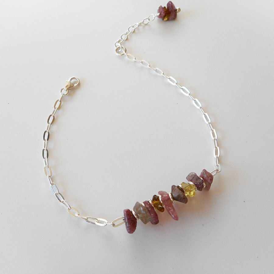 Chip bracelet with tourmaline stones on 925 silver chain