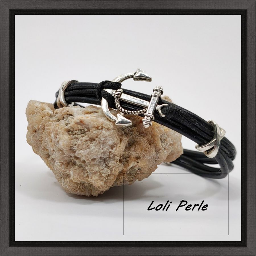 Men's black leather bracelet with silver metal anchor