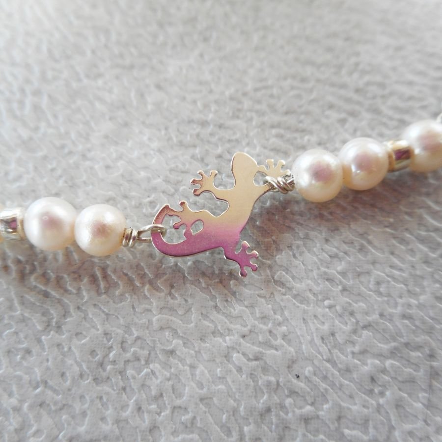 Cultured pearl and tarantula bracelet on 925 silver chain