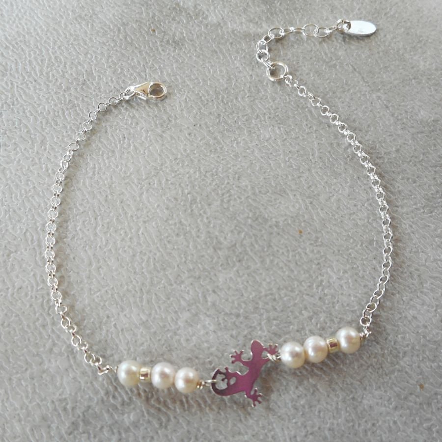 Cultured pearl and tarantula bracelet on 925 silver chain