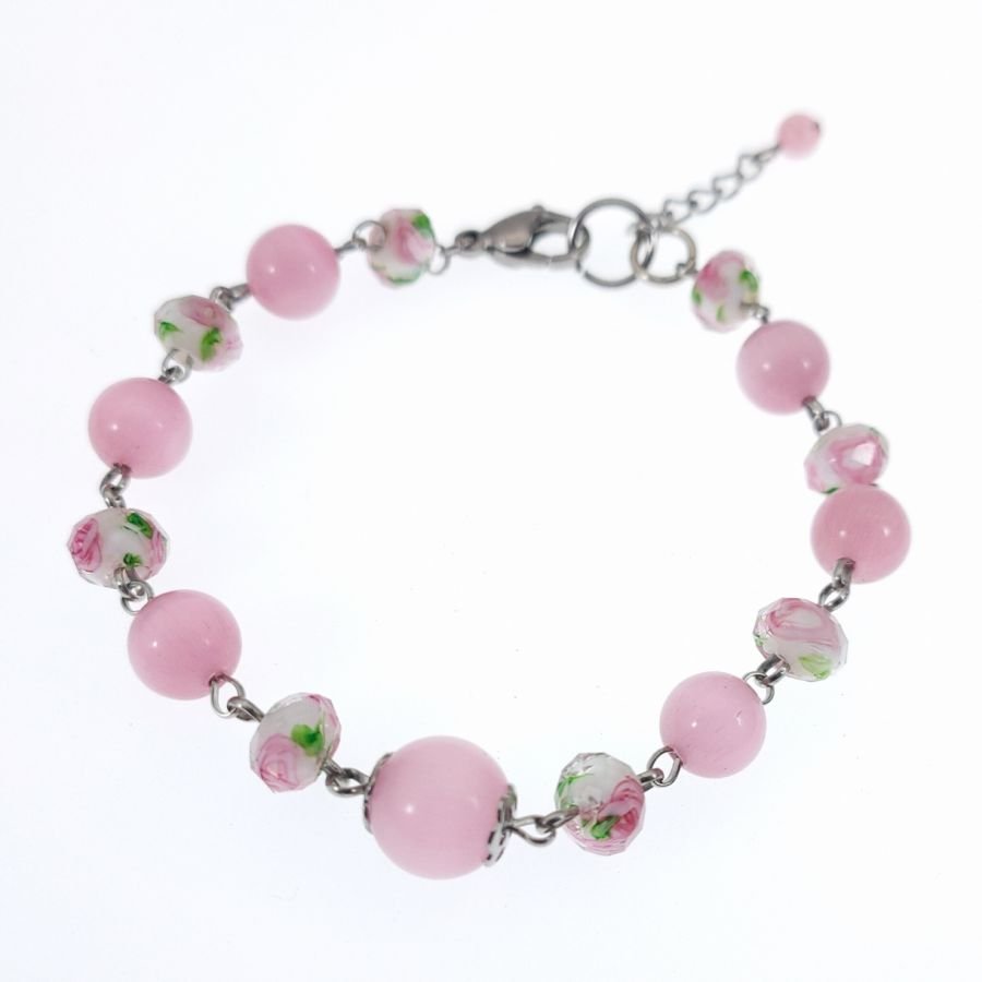 Flowered pink glass bead bracelet 