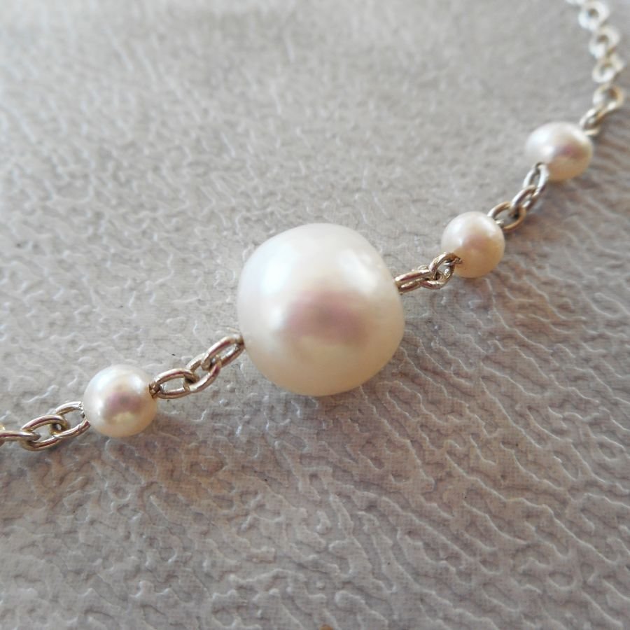 Cultured pearl bracelet on 925 silver chain