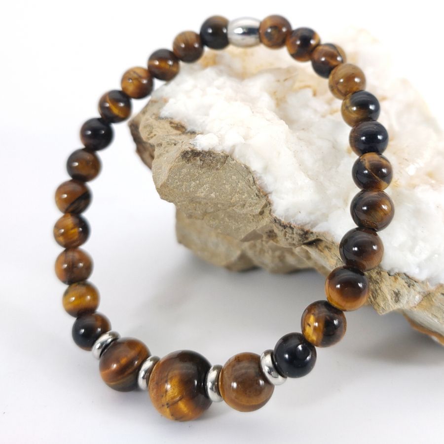 Bracelet with tiger eye stones 