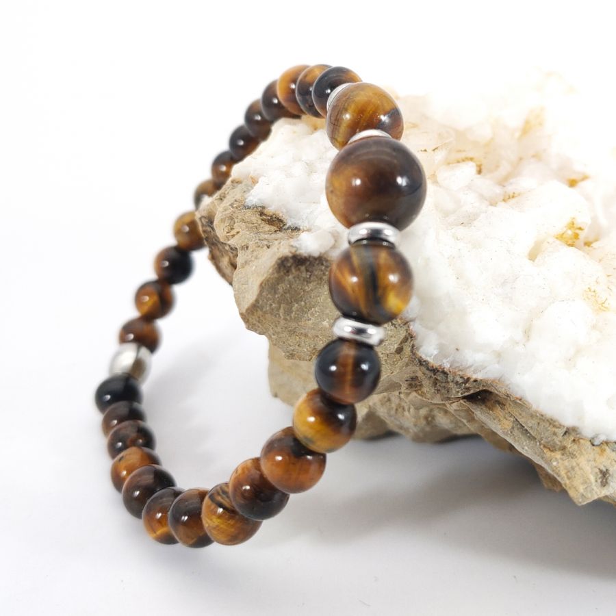 Bracelet with tiger eye stones 