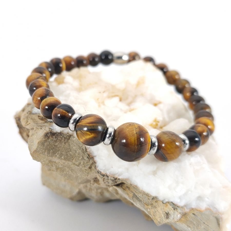 Bracelet with tiger eye stones 