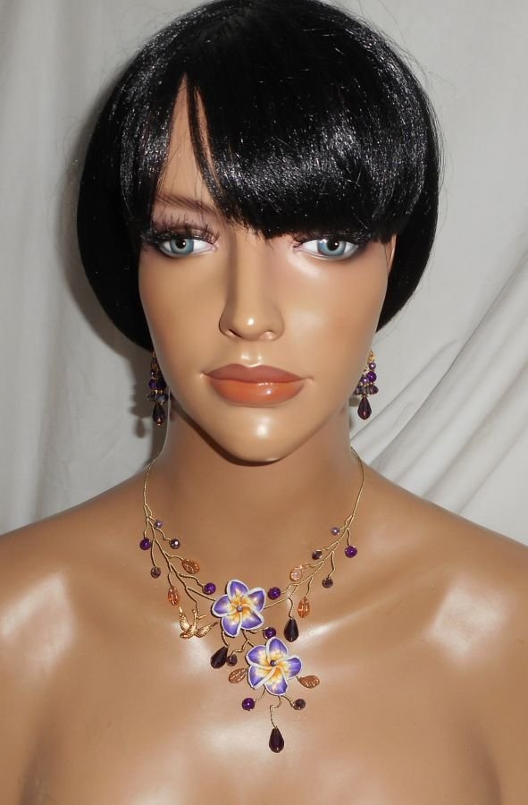 Airy necklace with hibiscus flowers and purple crystal beads