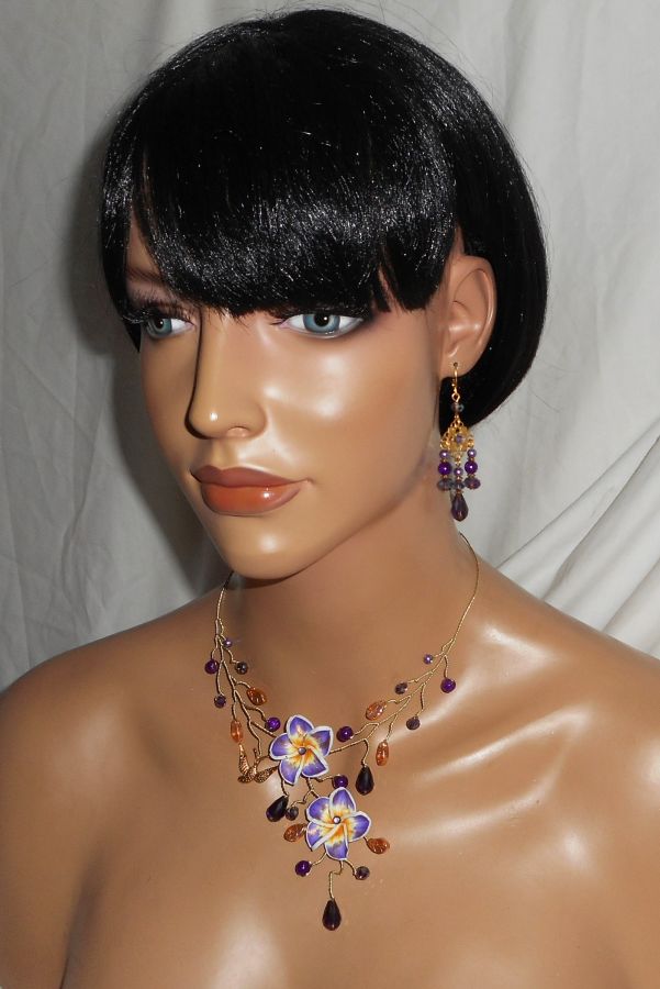 Airy necklace with hibiscus flowers and purple crystal beads