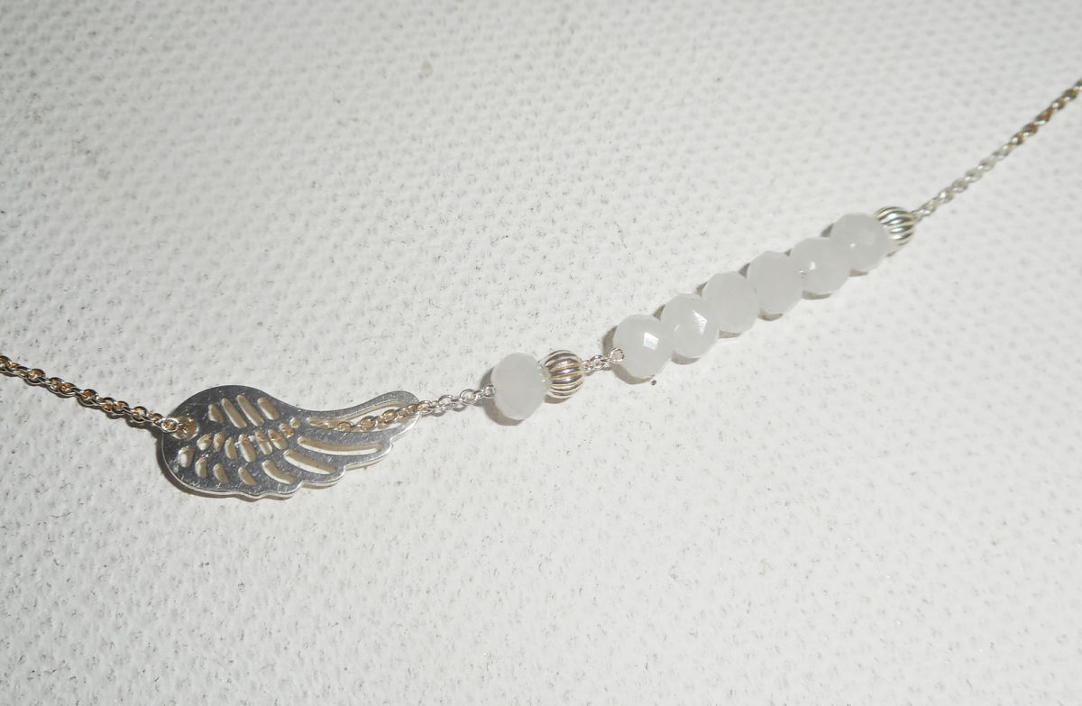 925 silver choker necklace with small wing and white crystal beads