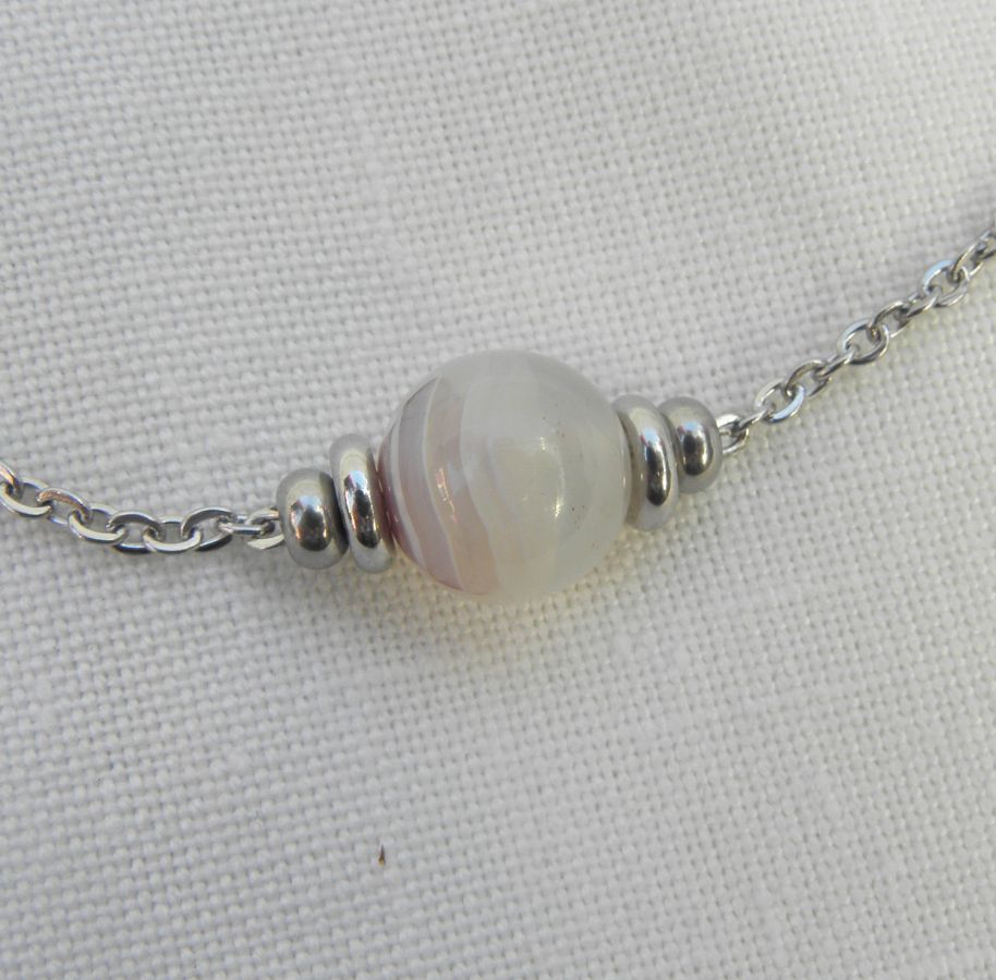 Solitaire necklace with grey agate stone and stainless steel beads