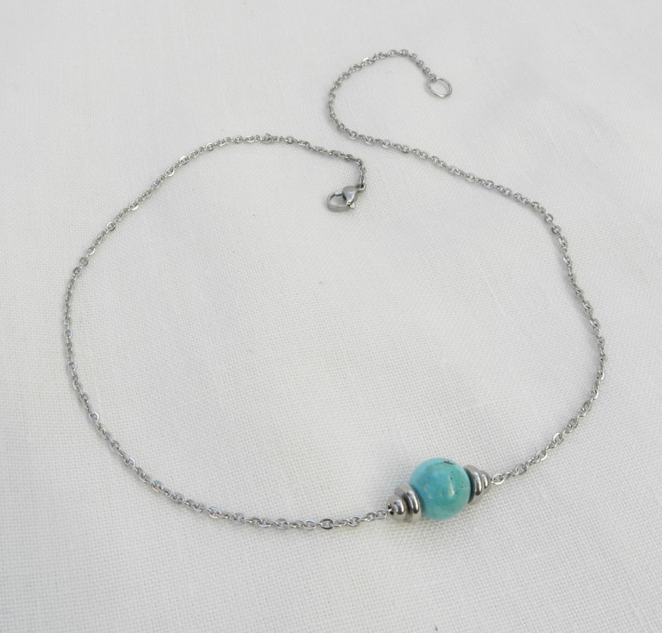 Solitaire necklace with blue amazonite stone and stainless steel beads