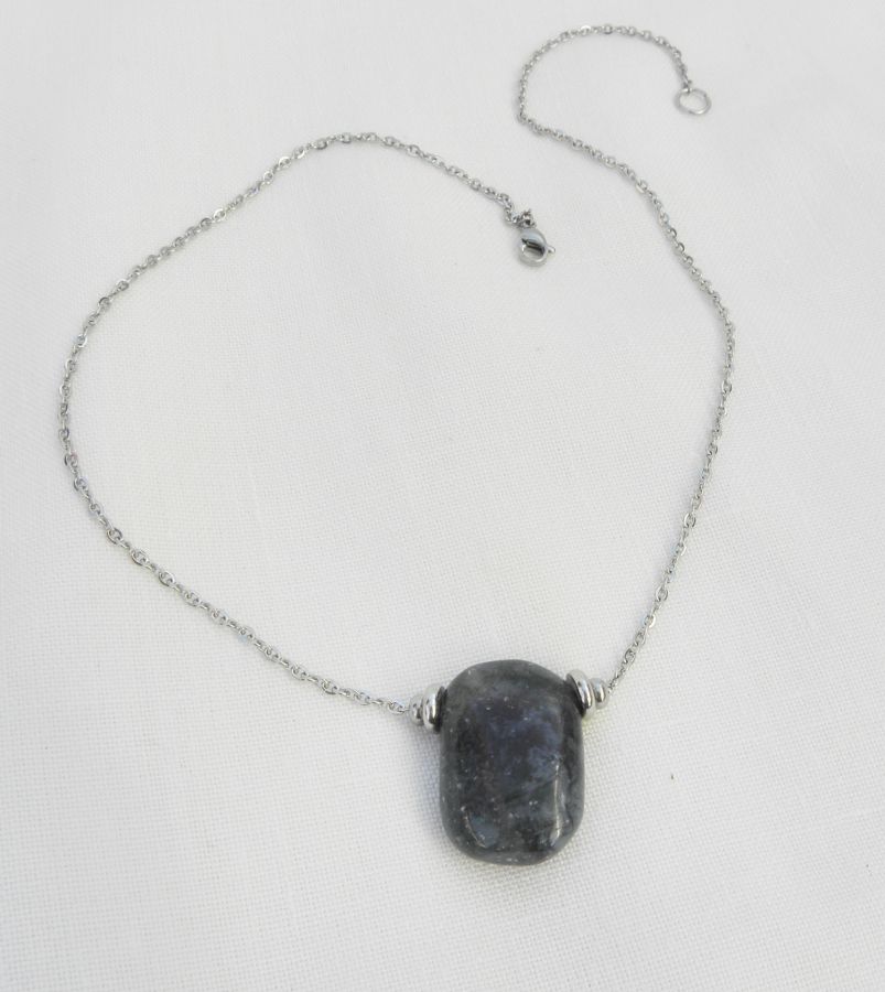 Solitaire necklace with blue rectangle sodalite stone and stainless steel beads