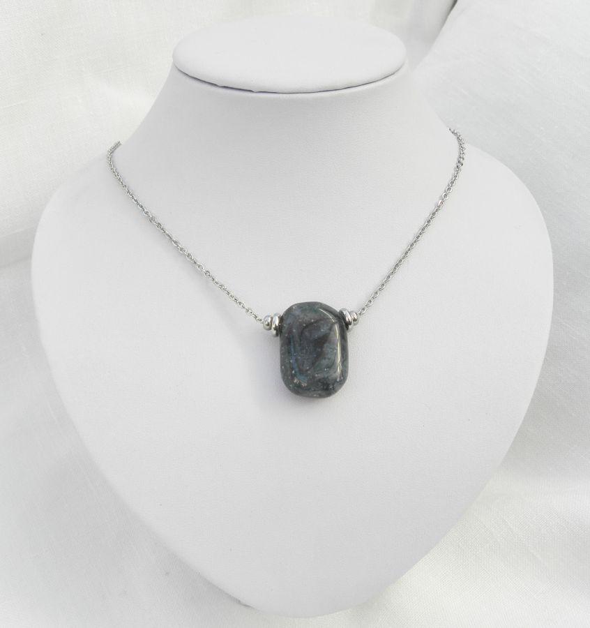 Solitaire necklace with blue rectangle sodalite stone and stainless steel beads