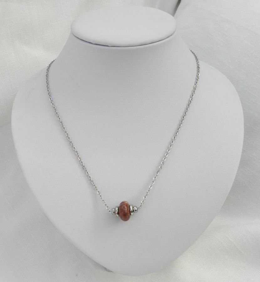 Solitaire necklace with brown round jasper stone and stainless steel beads