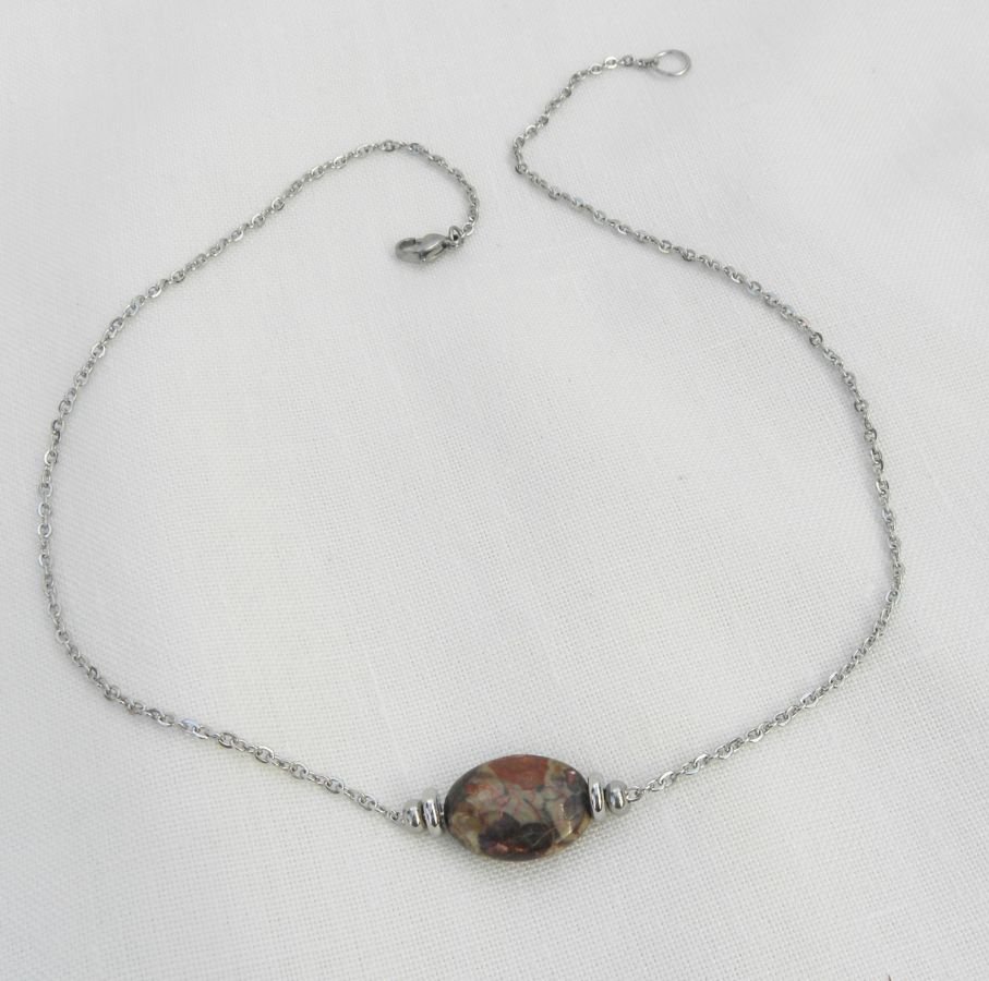 Solitaire necklace with oval jasper stone and stainless steel beads