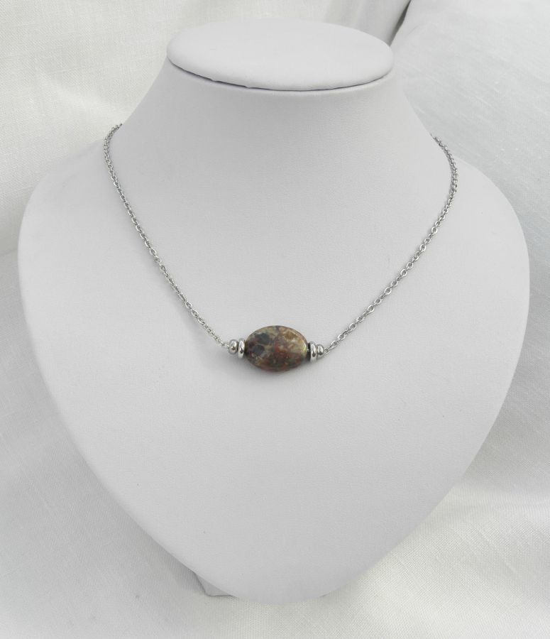 Solitaire necklace with oval jasper stone and stainless steel beads