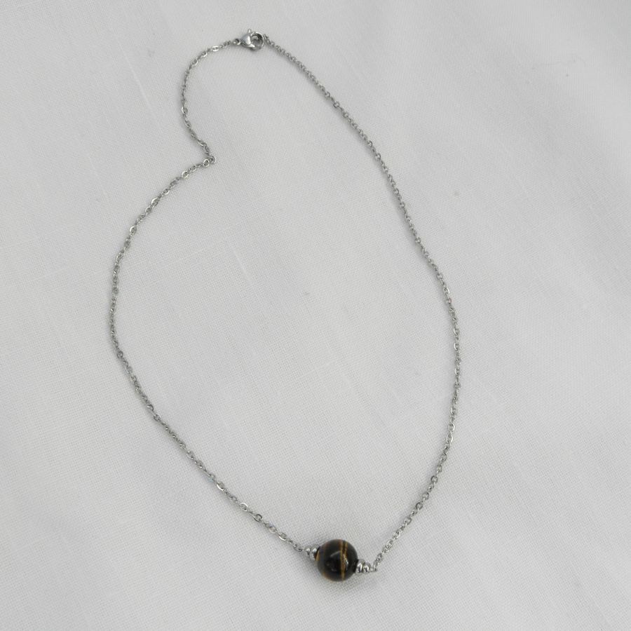 Solitaire necklace with tiger eye stone and stainless steel beads