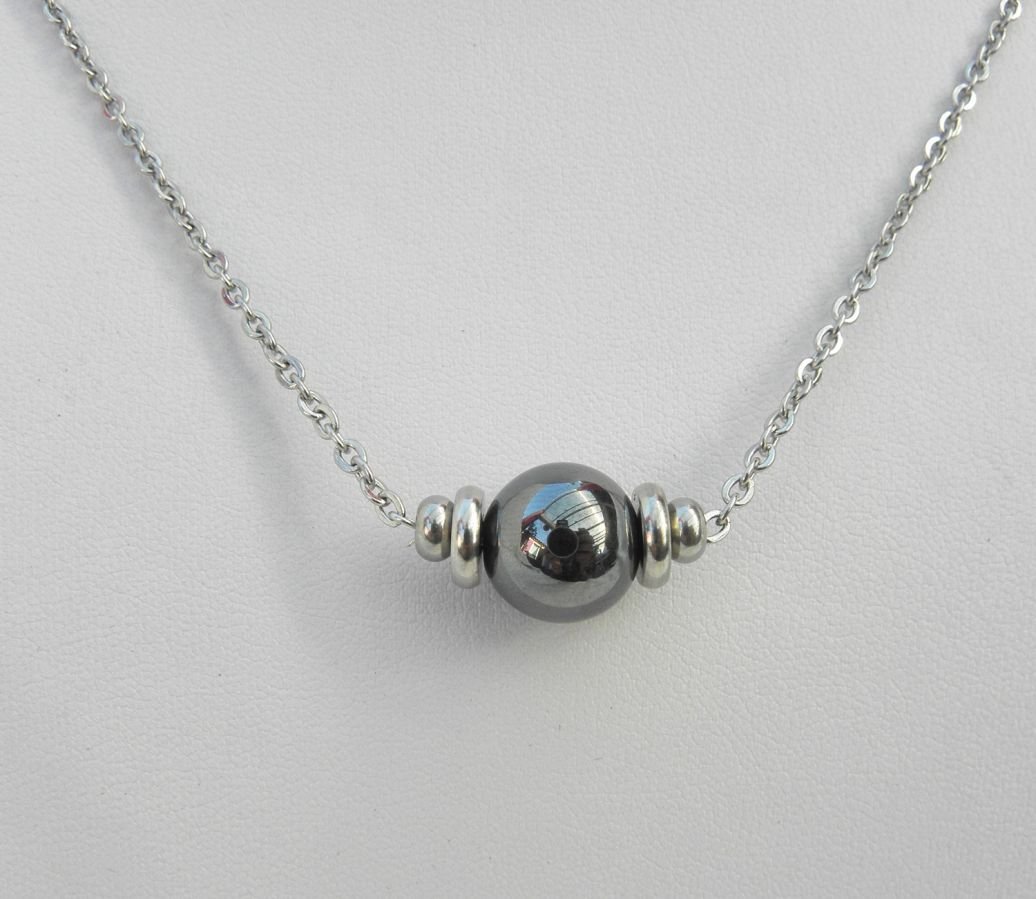 Solitaire necklace with hematite stone and stainless steel beads