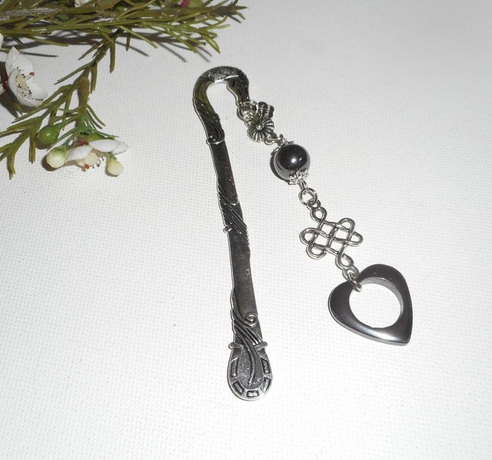 Horseshoe bookmark with silver bow and hematite stones heart