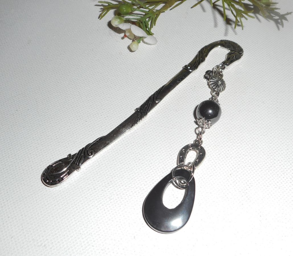 Bookmark with small silver horseshoe and hematite stones