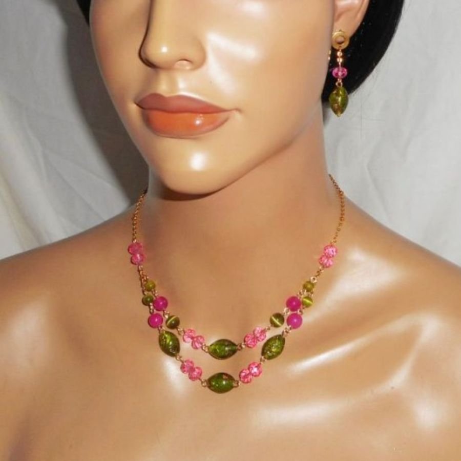 Parure Collier en Verre de Murano et cristal rose et vert sur chaine en acier