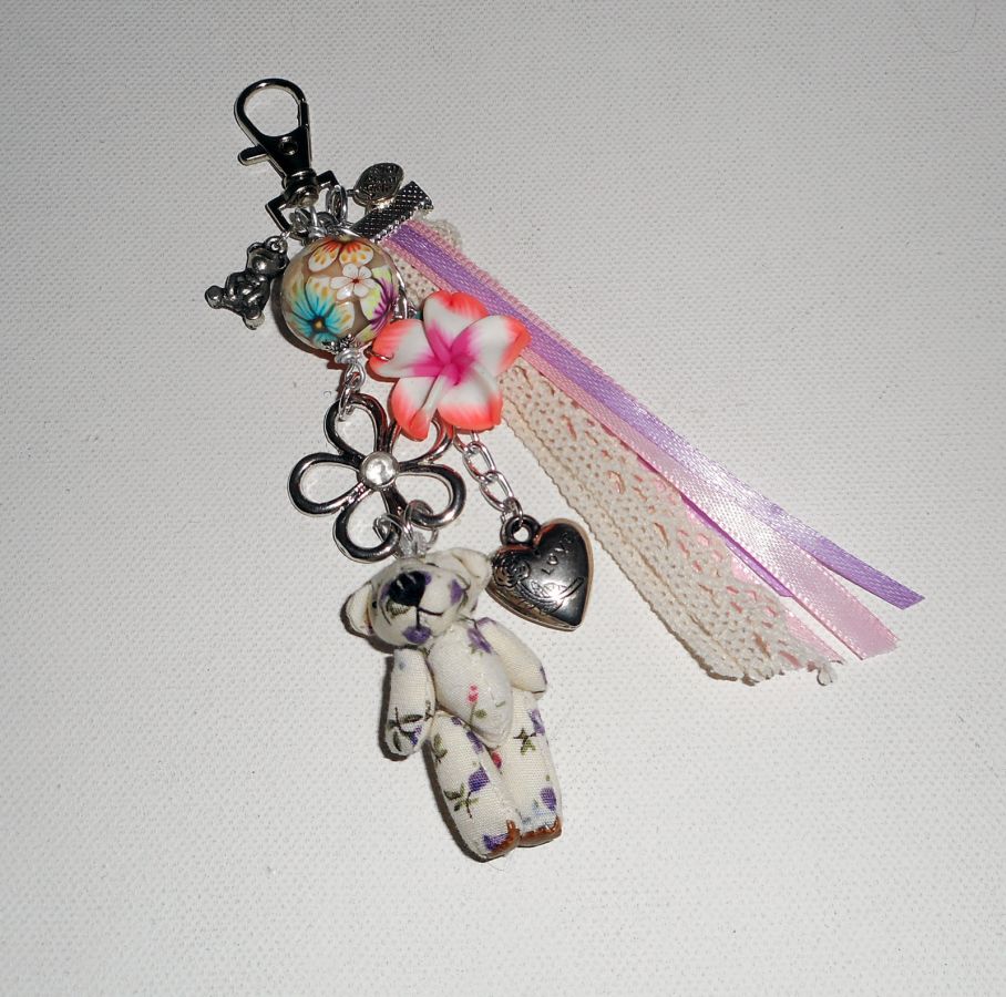 Keychain/Bear bag jewelry with multicolored floral beads and ribbons