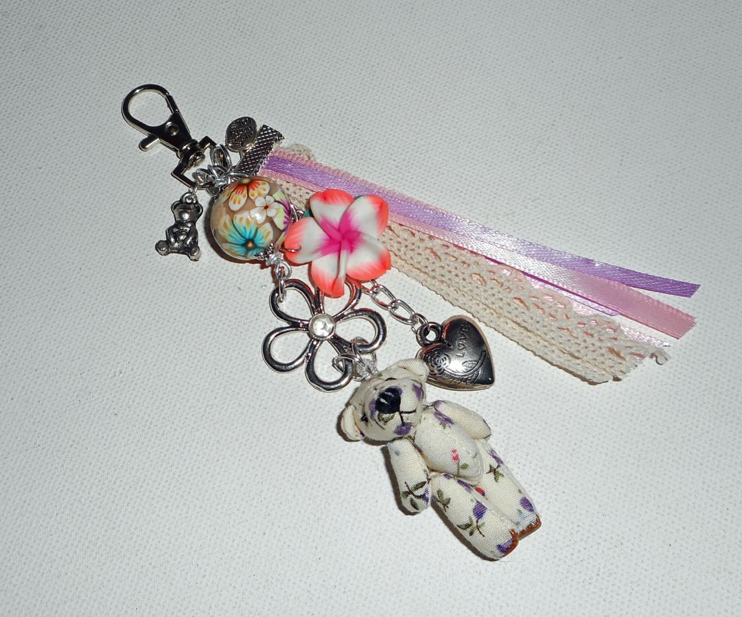 Keychain/Bear bag jewelry with multicolored floral beads and ribbons