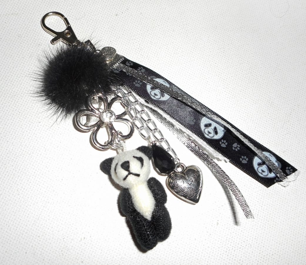 Keychain/Panda bag jewelry with black mink pompon and ribbons