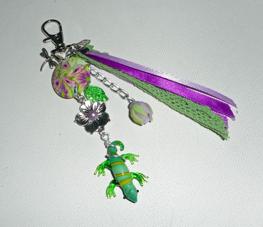 Glass gecko keychain/bag jewel with clay flower beads and ribbons