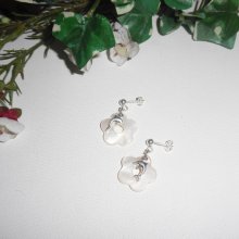 Earrings with mother of pearl flowers and dolphins on 925 silver studs