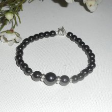 Bracelet with hematite stones and silver 925