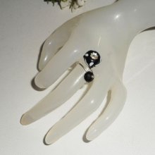 Original 925 silver ring with lampwork pearl and black crystal